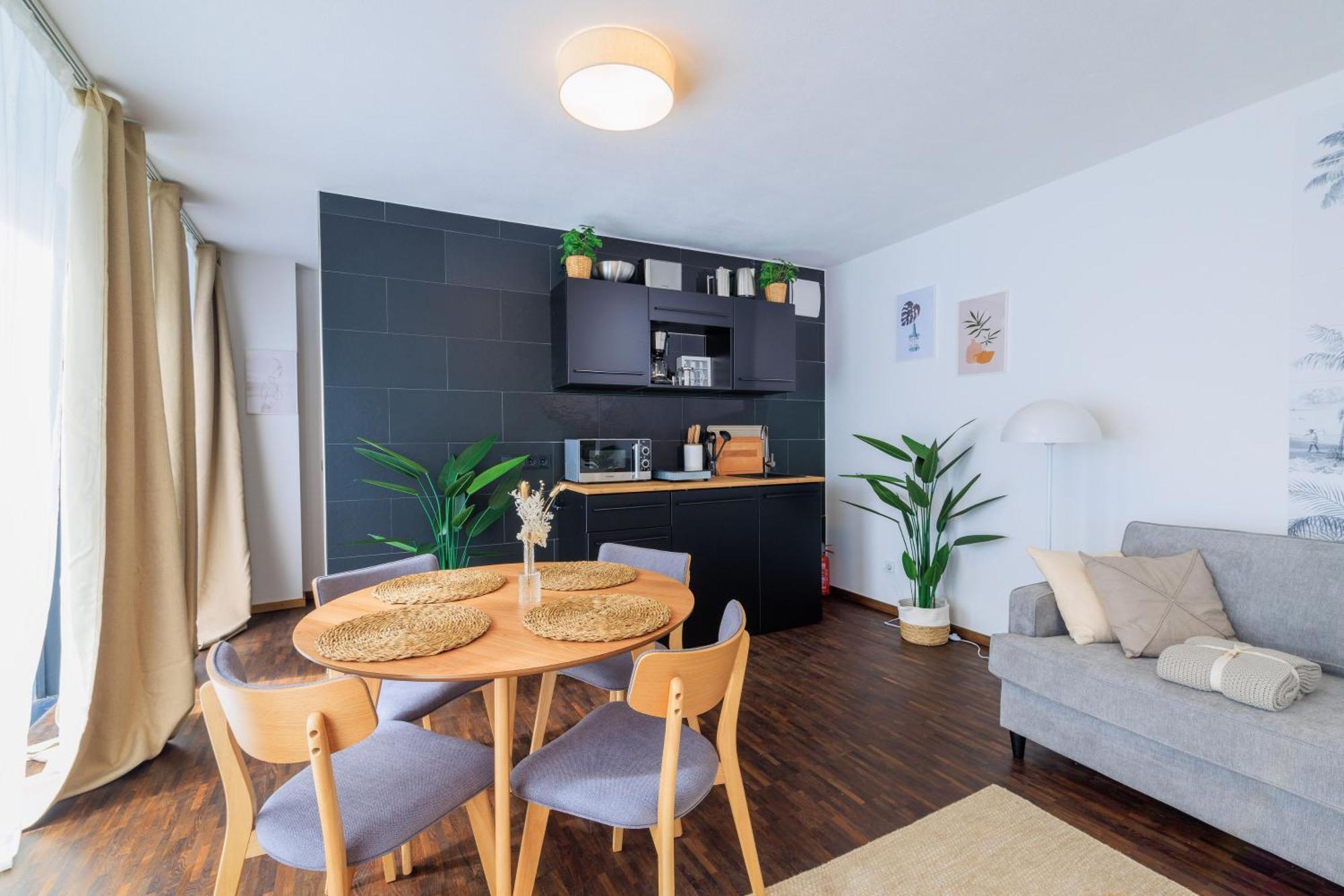 Global Living - Design Apartment I Rathausplatz I Kitchen I Augsburg Luaran gambar